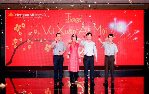 Káº¿t quáº£ hÃ¬nh áº£nh cho to chuc Year End Party datviettour